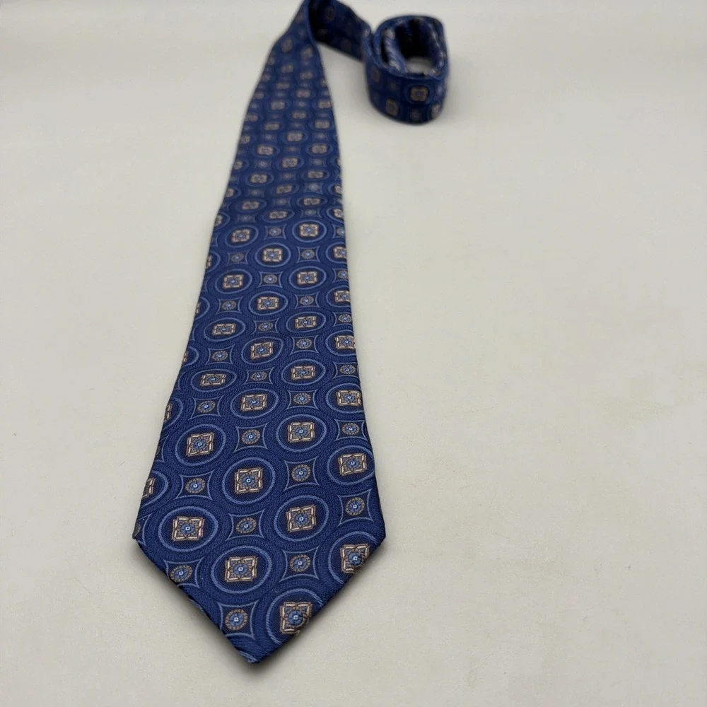 Daniel Cremieux Necktie Blue Beige Geometric Pattern Silk Neck Tie Made In USA